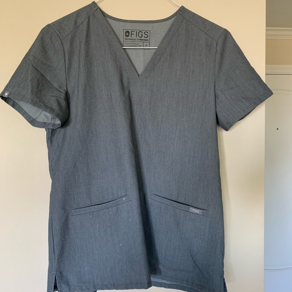Figs scrub top